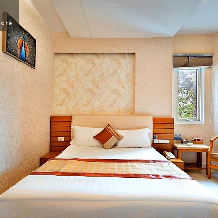 S79 Happy Hotel 2 Хошимин Экстерьер фото